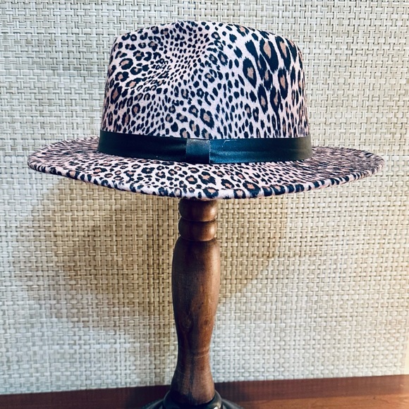 🌟2xHP🌟NWOT Animal Print Flannel Adjustable Wide Brim Fedora - Picture 4 of 12